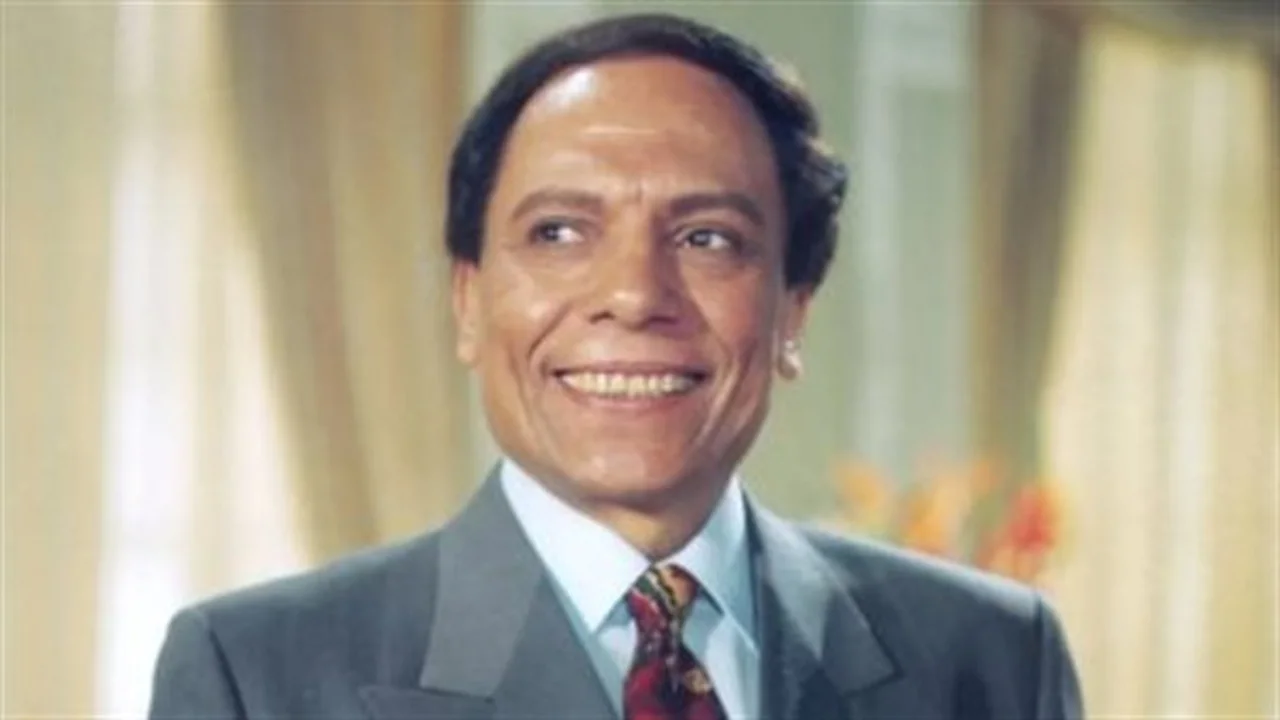 أيقونة الكوميديا.. تفاصيل علاقة عادل إمام بالجمهور العربي من المحيط إلى الخليج